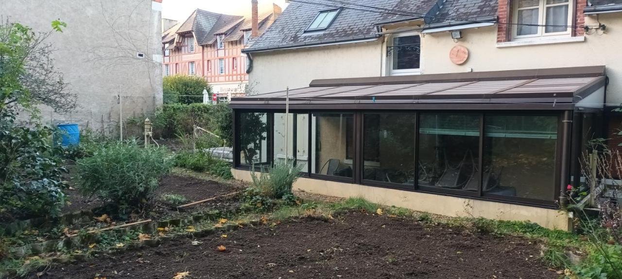 Le Gite Au Pied Du Chateau De Chaumont Exteriér fotografie
